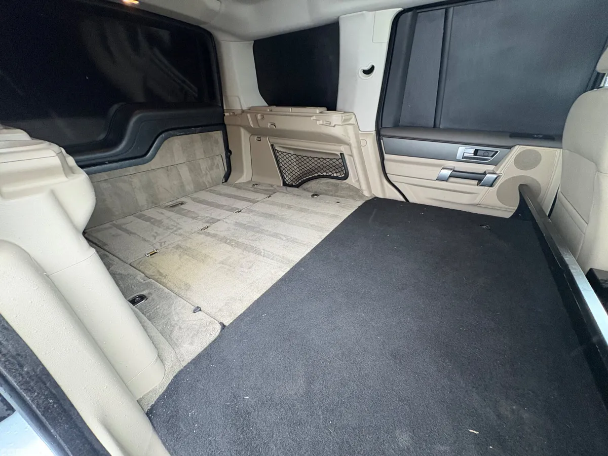 Land Rover Discovery SUV, Diesel, 2014, Silver