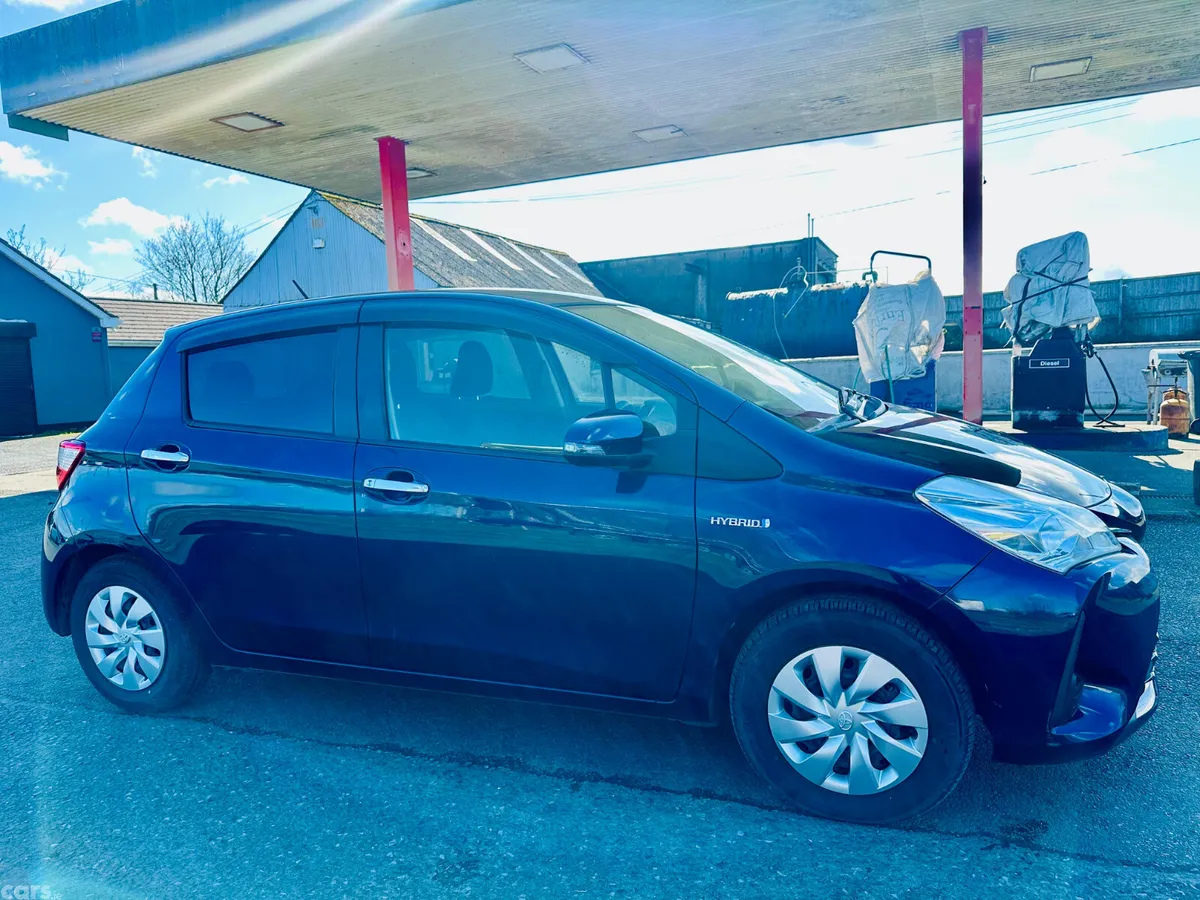 Toyota Vitz Hatchback, Petrol Hybrid, 2018, Blue