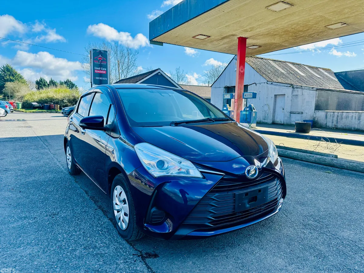 Toyota Vitz Hatchback, Petrol Hybrid, 2018, Blue
