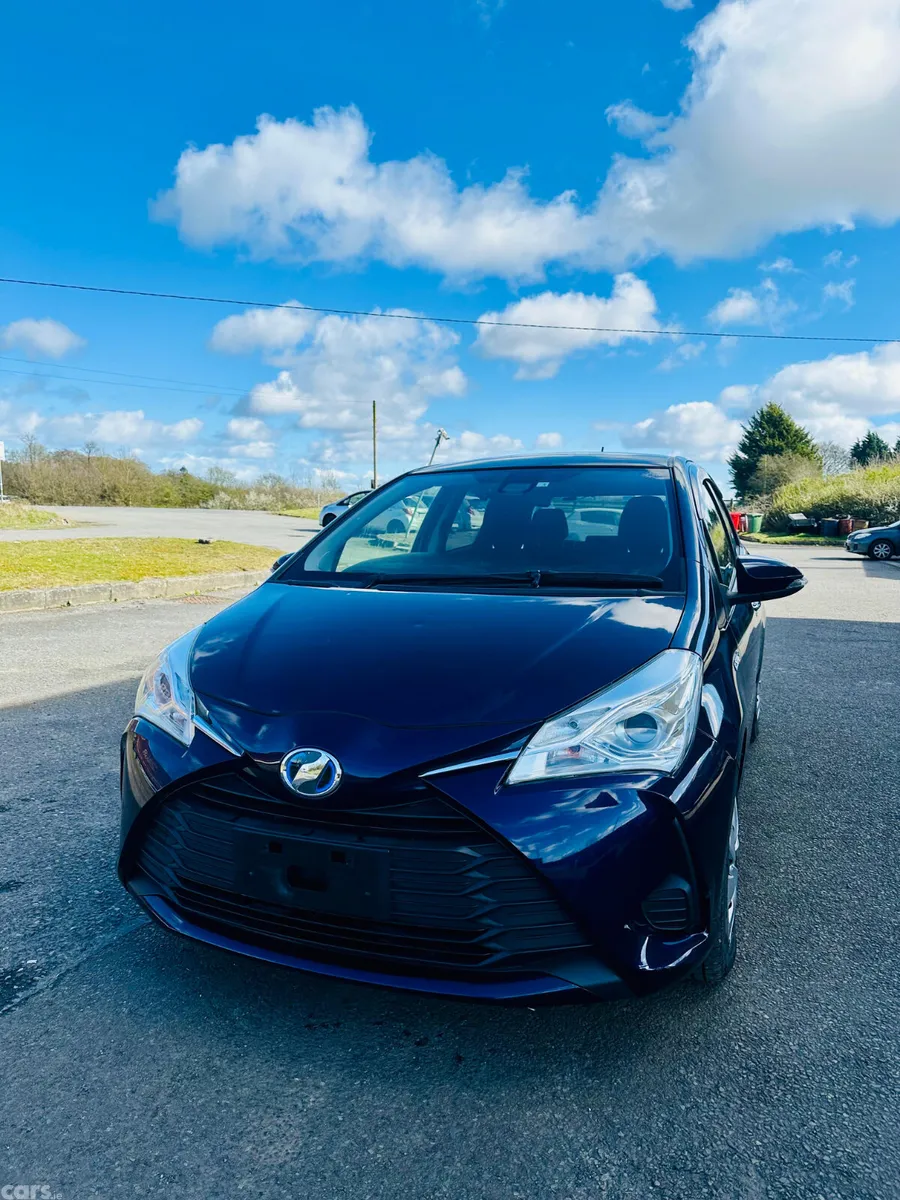 Toyota Vitz Hatchback, Petrol Hybrid, 2018, Blue