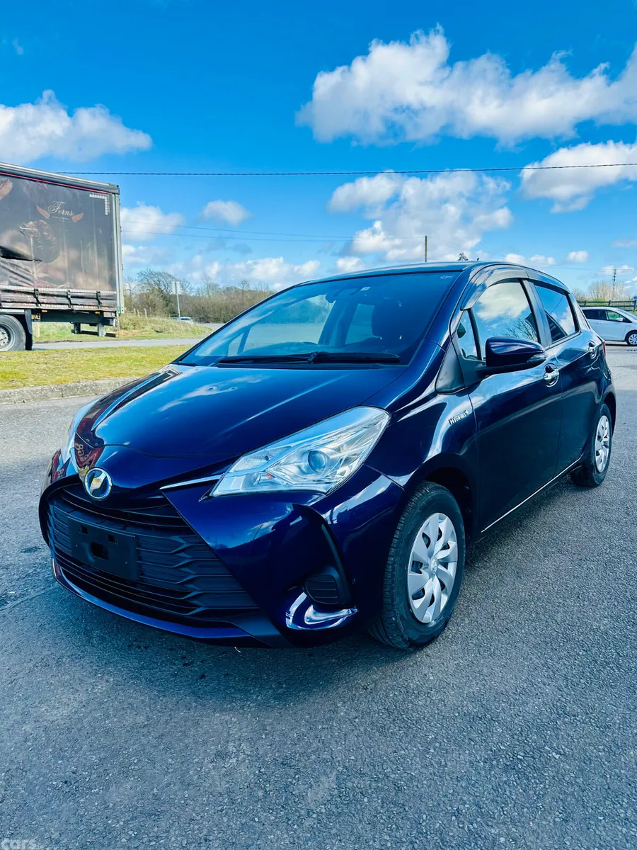 Toyota Vitz Hatchback, Petrol Hybrid, 2018, Blue