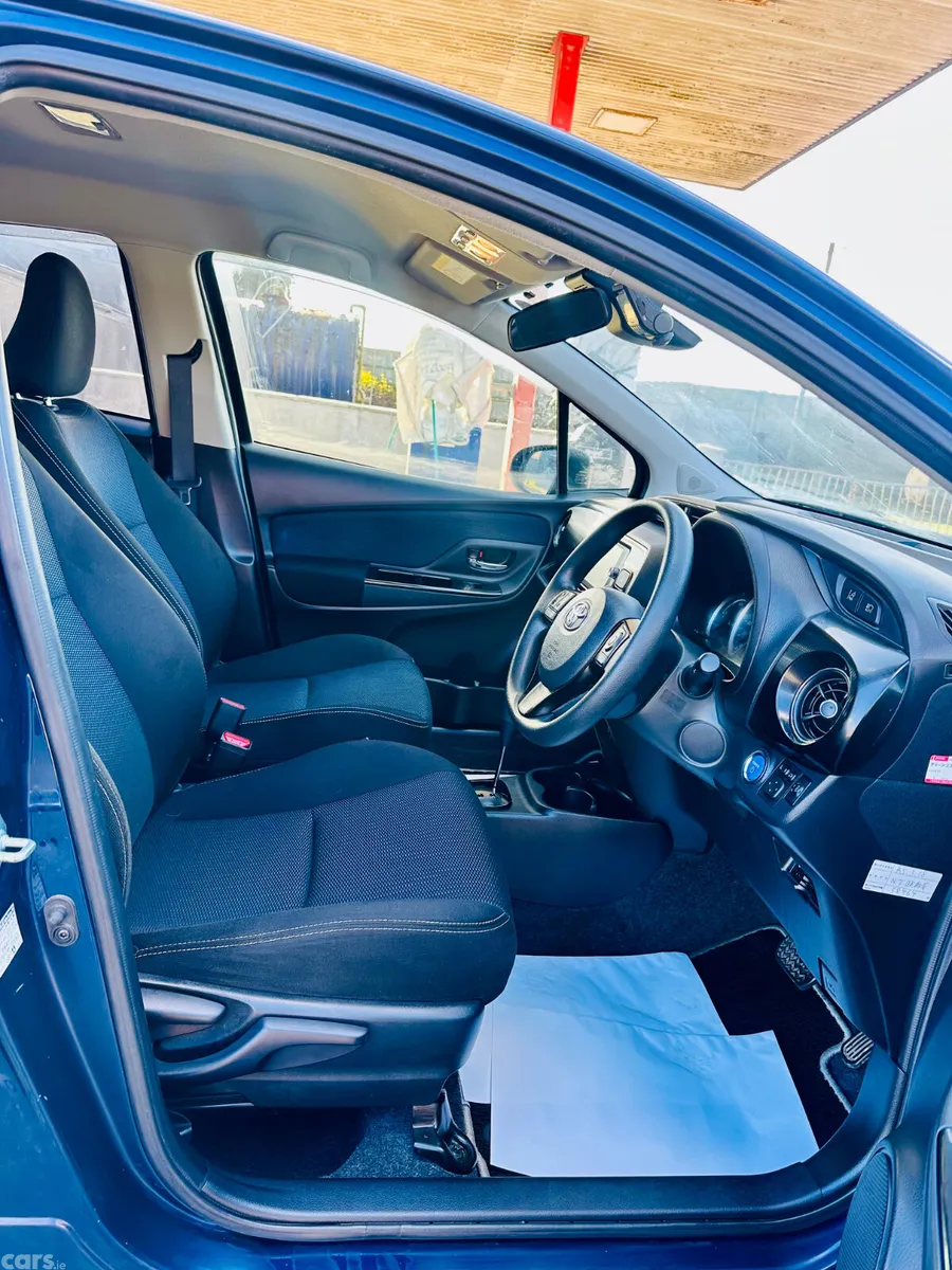 Toyota Vitz Hatchback, Petrol Hybrid, 2018, Blue