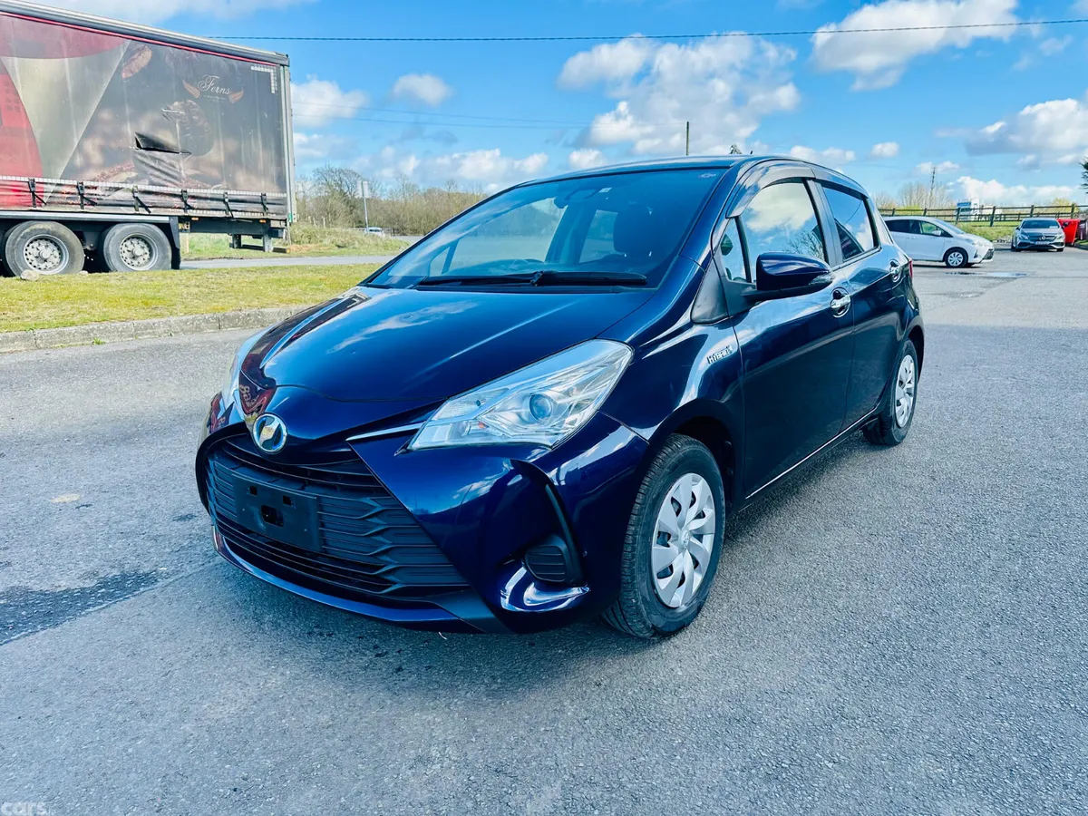 Toyota Vitz Hatchback, Petrol Hybrid, 2018, Blue