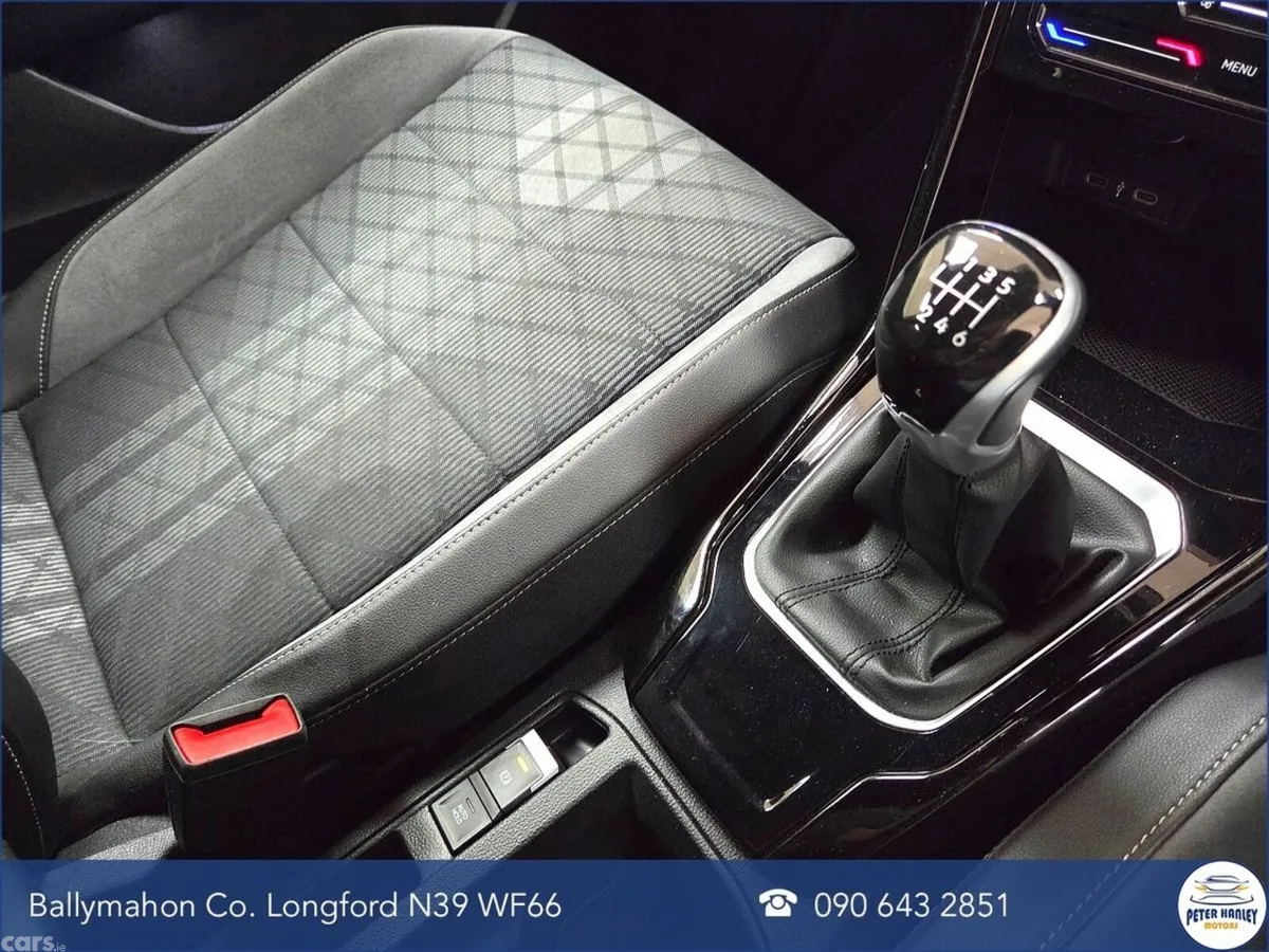 Volkswagen T-Roc SUV, Petrol, 2024, Red