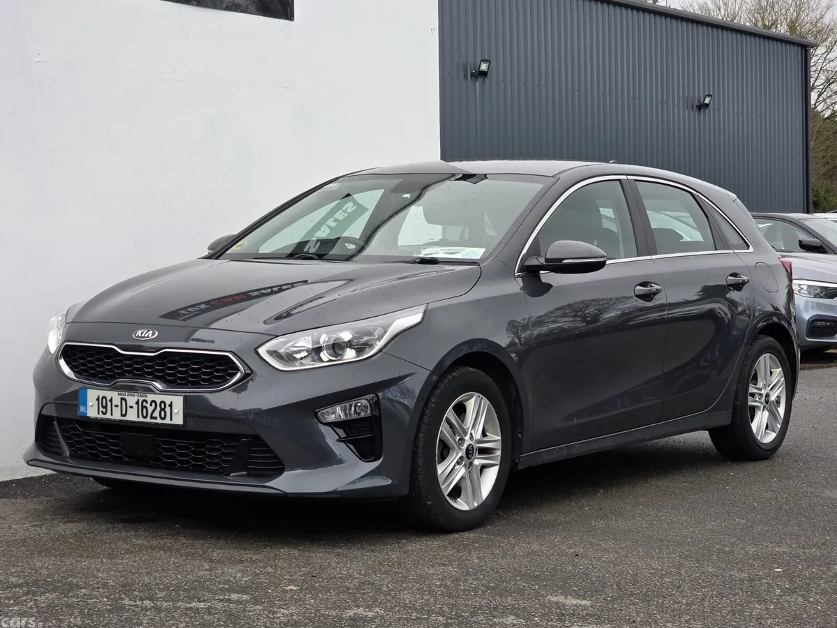 Kia Ceed Hatchback, Petrol, 2019, Grey
