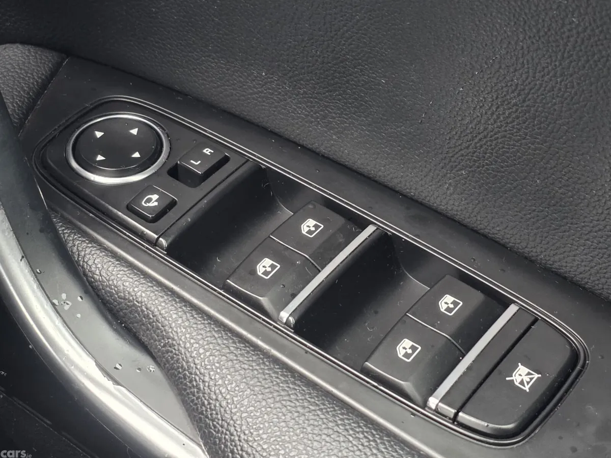 Kia Ceed Hatchback, Petrol, 2019, Grey