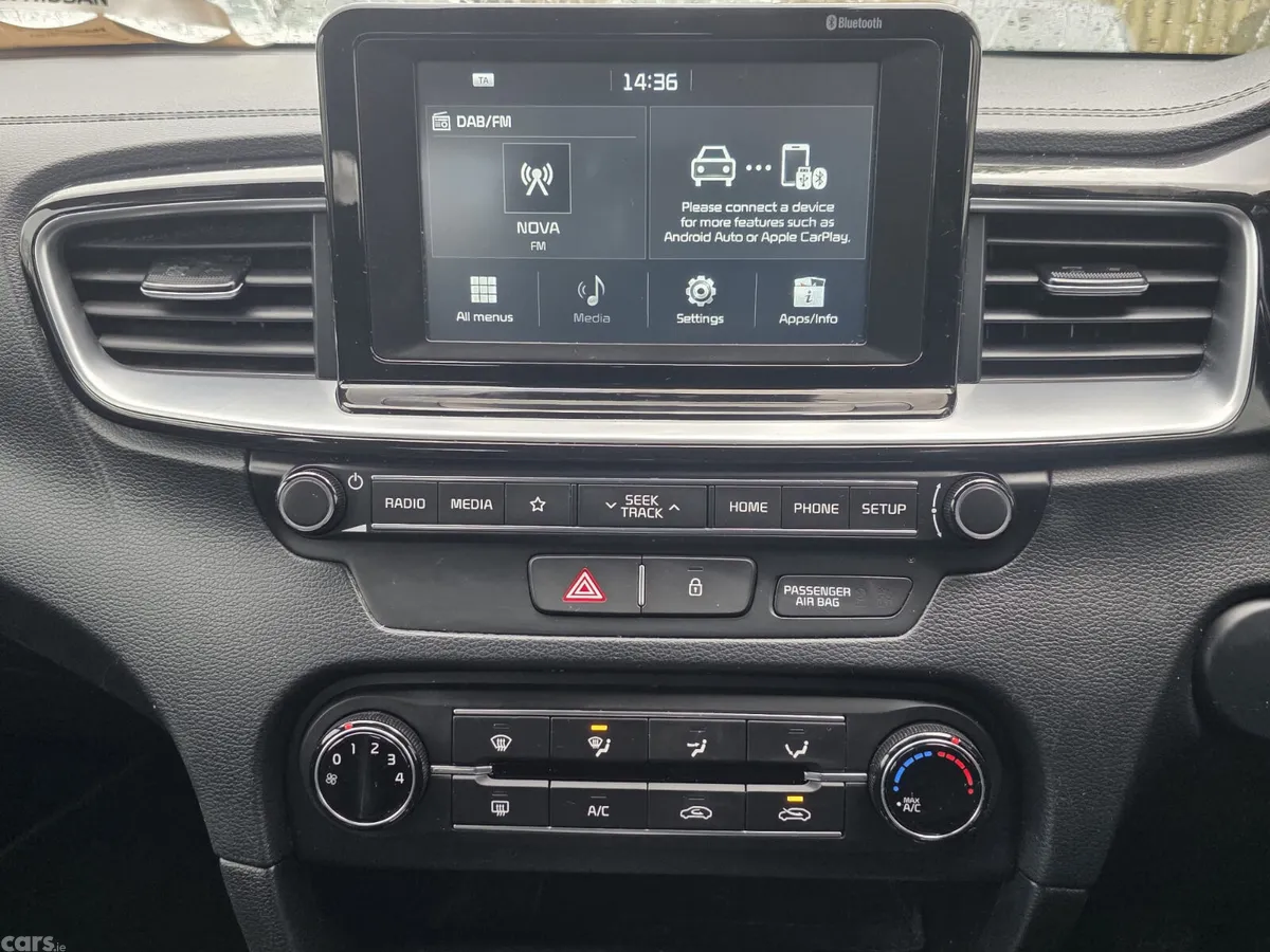 Kia Ceed Hatchback, Petrol, 2019, Grey