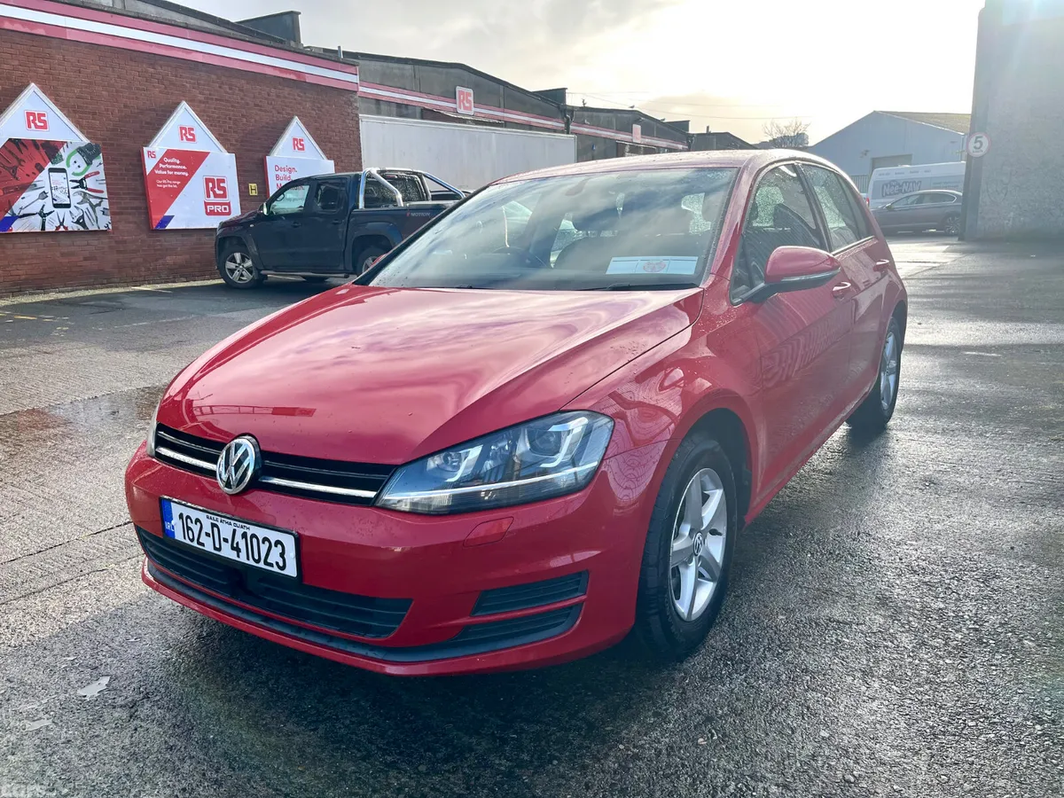 Volkswagen Golf Hatchback, Petrol, 2016, Red
