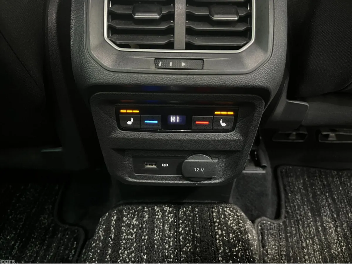 Volkswagen Tiguan SUV, Petrol, 2017, White