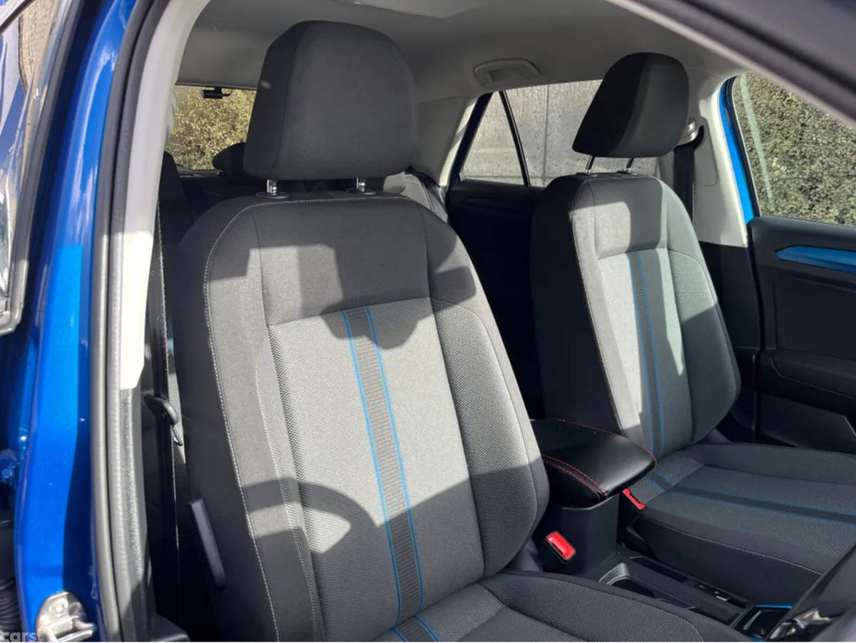 Volkswagen T-Roc SUV, Diesel, 2021, Blue