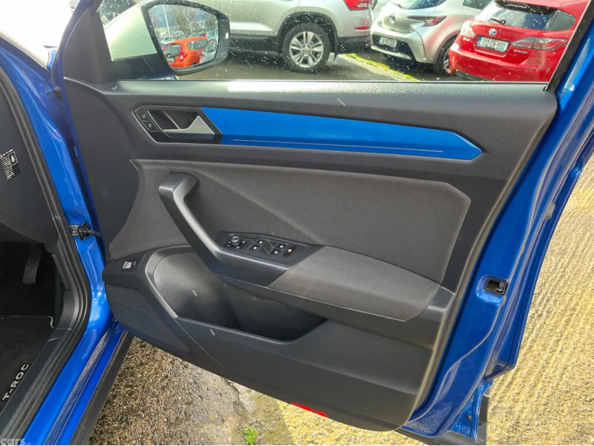 Volkswagen T-Roc SUV, Diesel, 2021, Blue