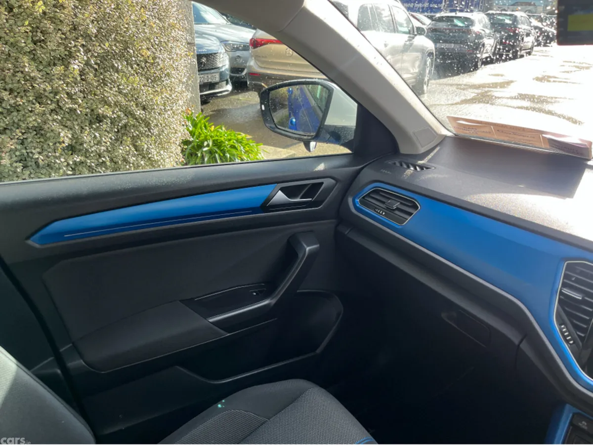 Volkswagen T-Roc SUV, Diesel, 2021, Blue