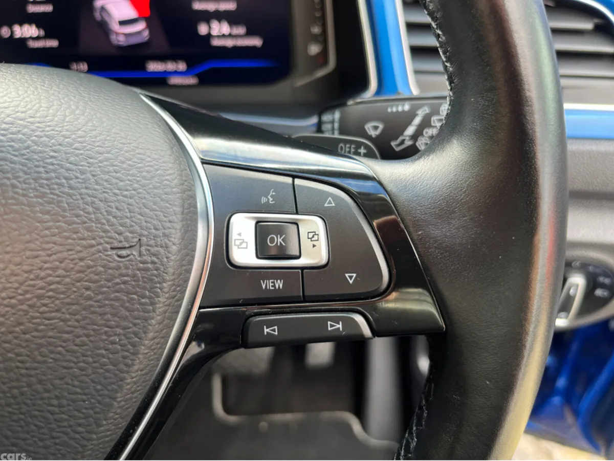 Volkswagen T-Roc SUV, Diesel, 2021, Blue