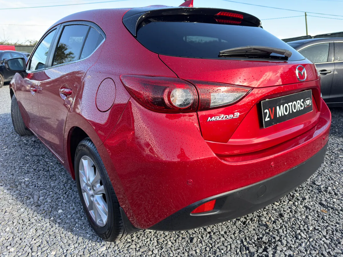 Mazda Mazda3 Hatchback, Diesel, 2017, Red