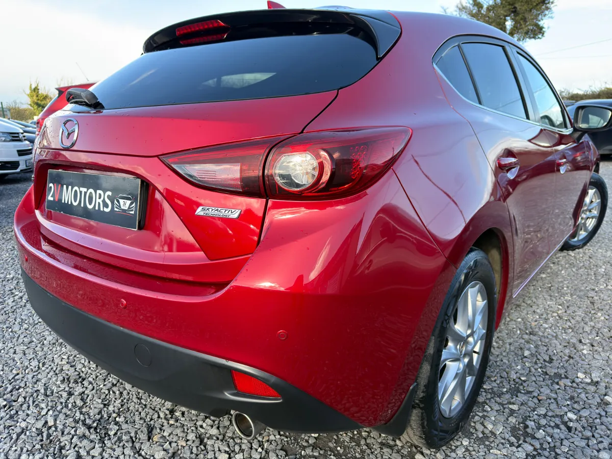 Mazda Mazda3 Hatchback, Diesel, 2017, Red