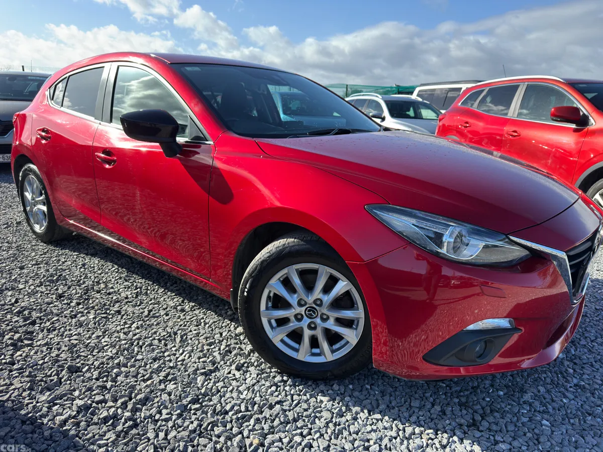 Mazda Mazda3 Hatchback, Diesel, 2017, Red