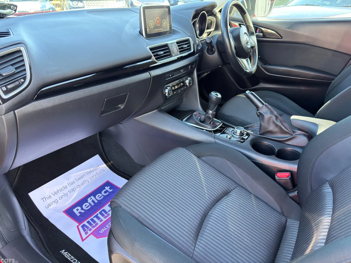 Mazda Mazda3 Hatchback, Diesel, 2017, Red