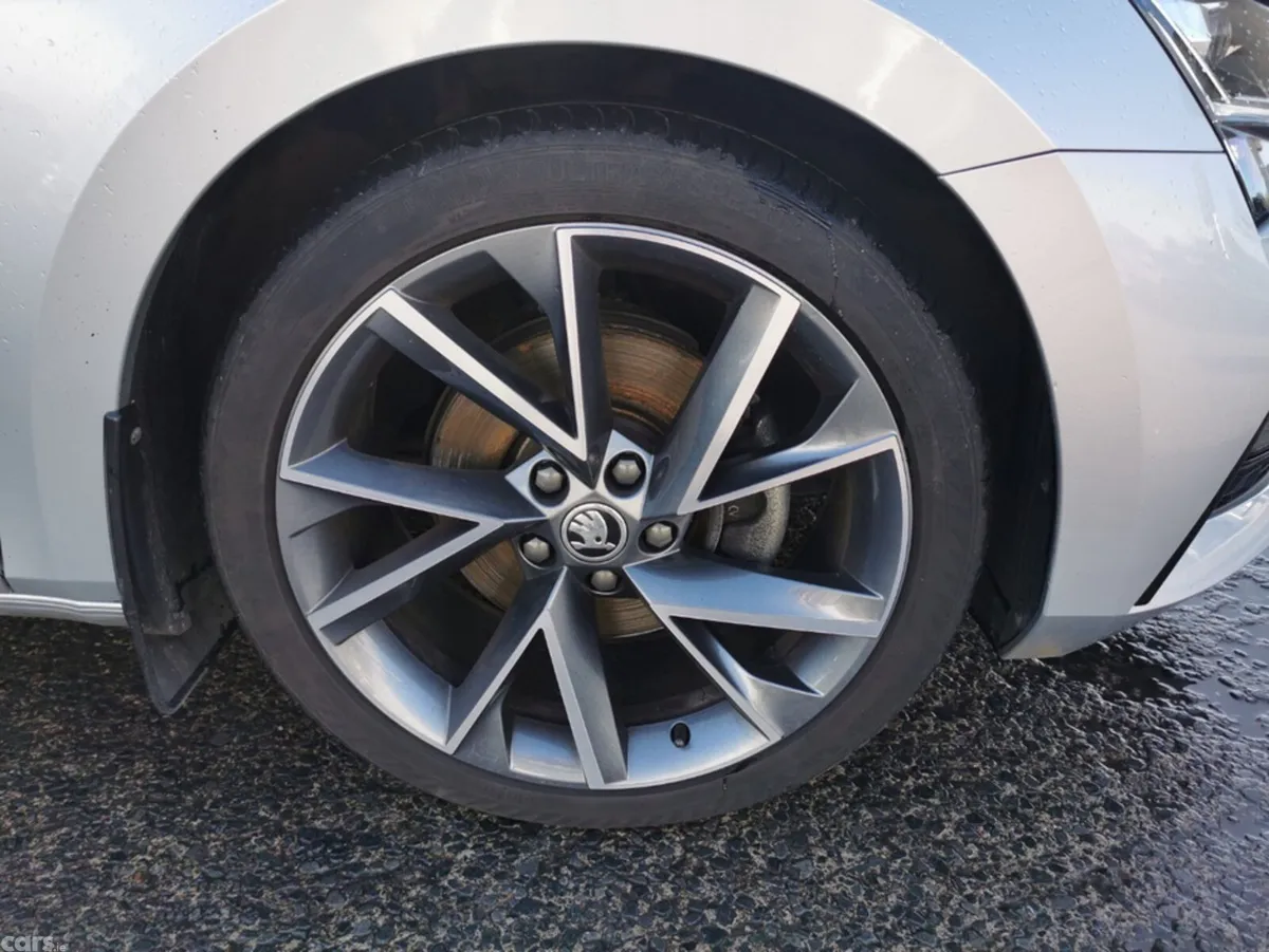 Skoda Superb Hatchback, Diesel, 2024, Grey