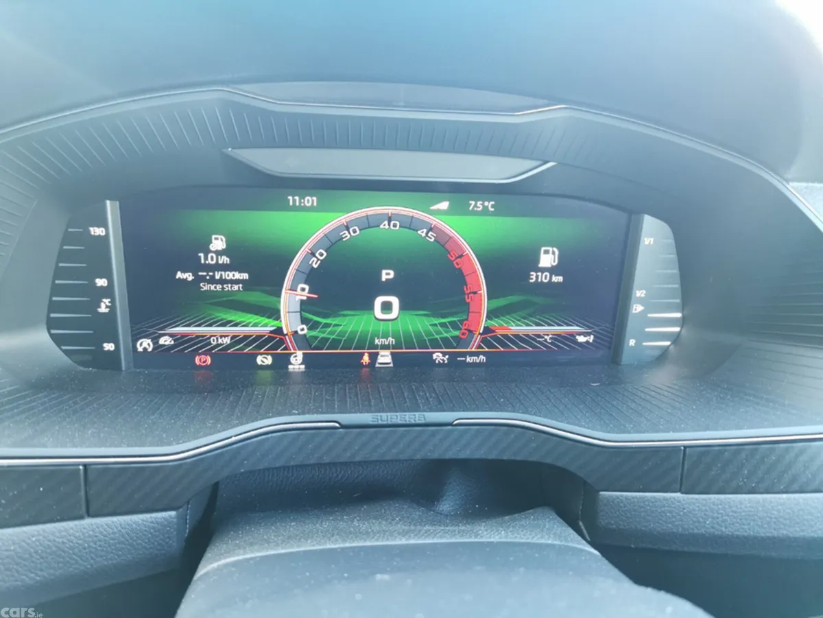 Skoda Superb Hatchback, Diesel, 2024, Grey