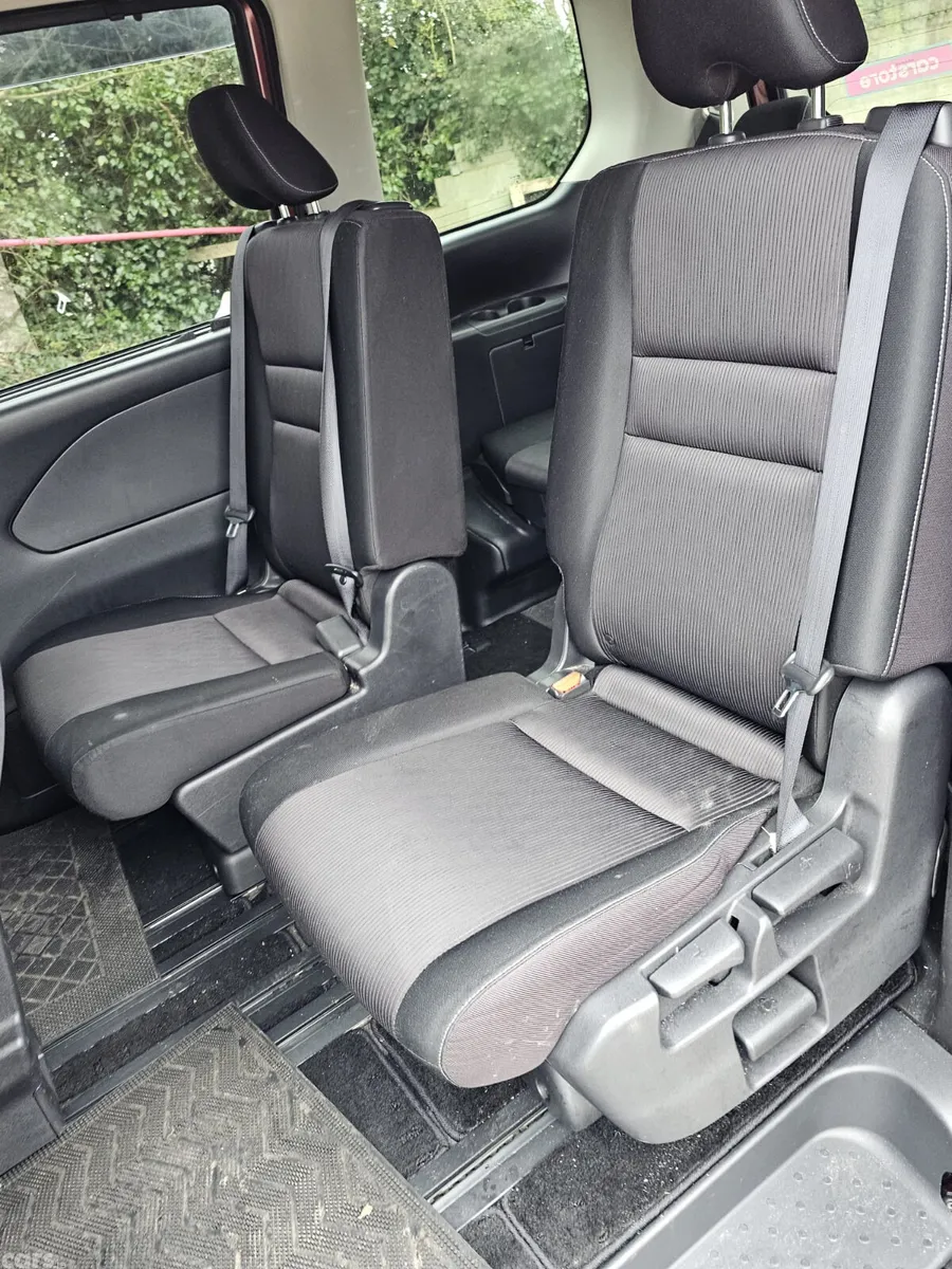 Nissan Serena MPV, Petrol Hybrid, 2017, Red