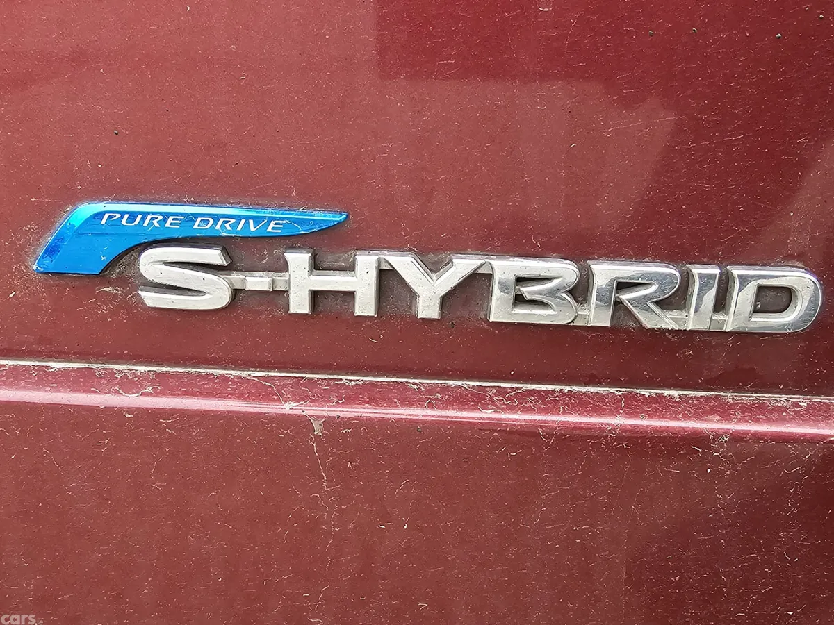 Nissan Serena MPV, Petrol Hybrid, 2017, Red