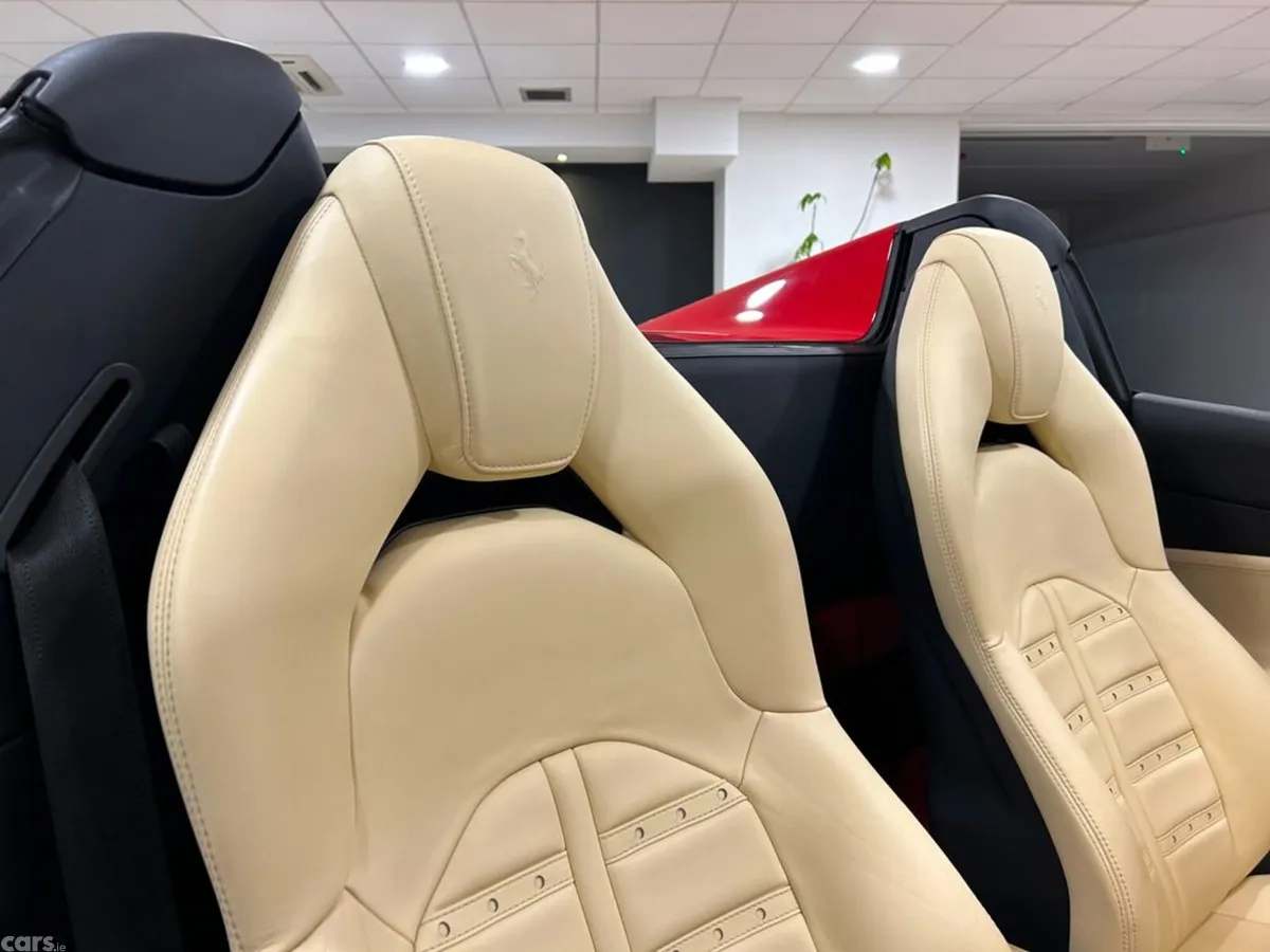 Ferrari 488 Convertible, Petrol, 2017, Red
