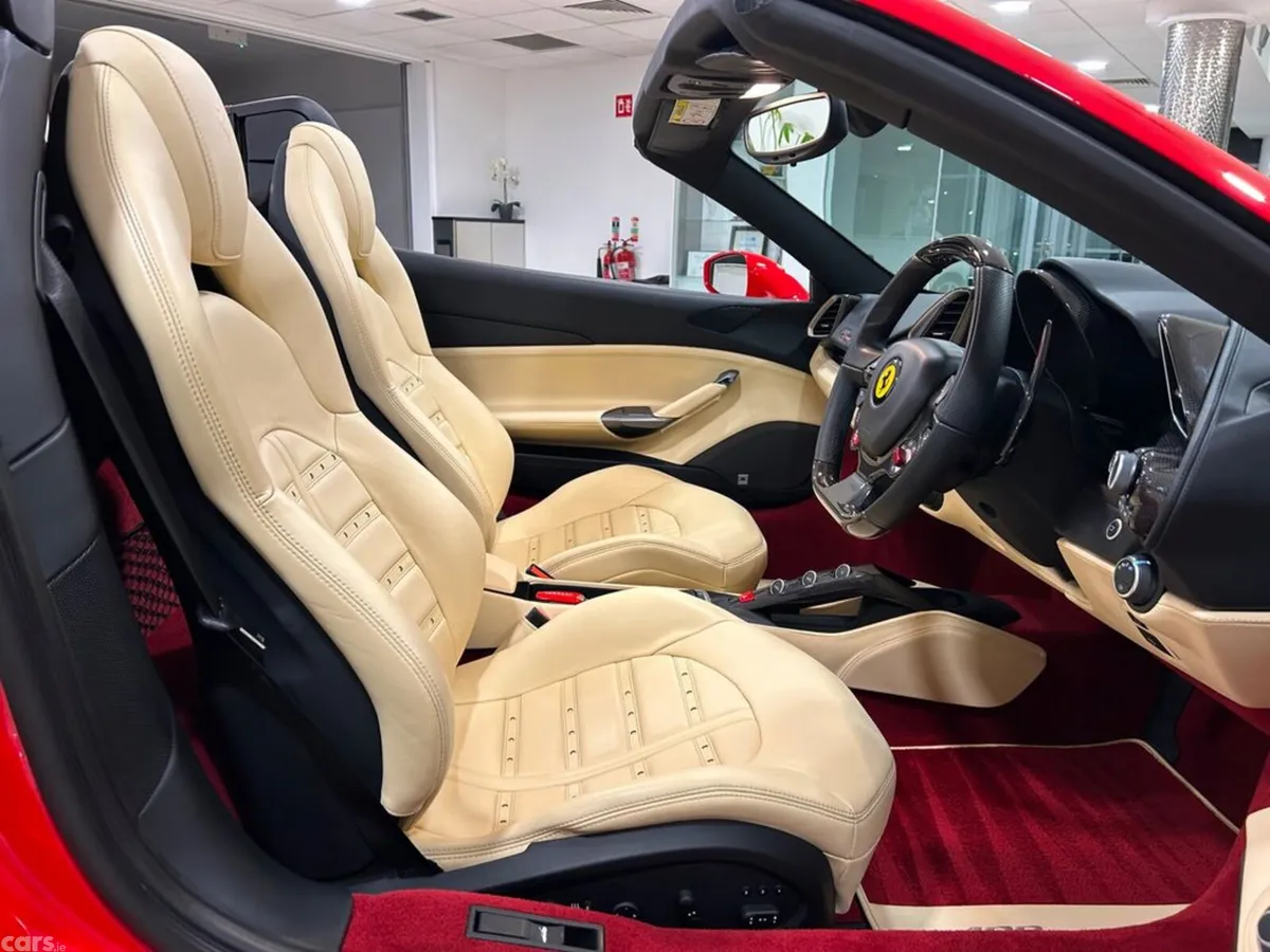 Ferrari 488 Convertible, Petrol, 2017, Red