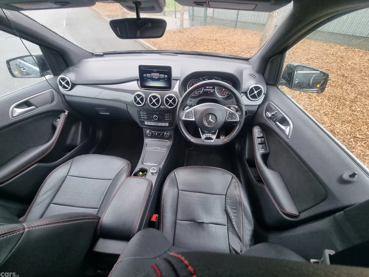 Mercedes-Benz B-Class MPV, Petrol, 2015, Black