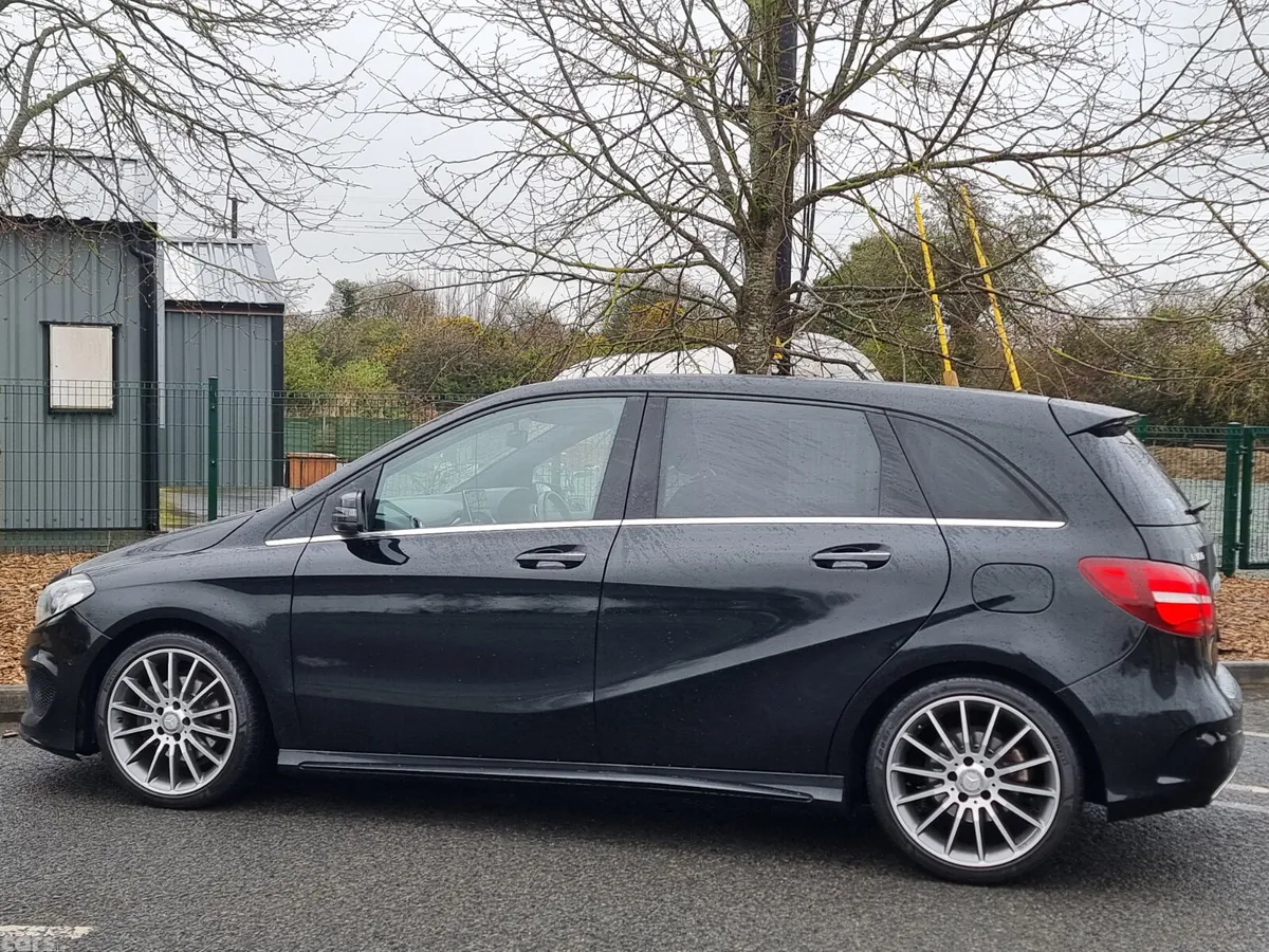Mercedes-Benz B-Class MPV, Petrol, 2015, Black