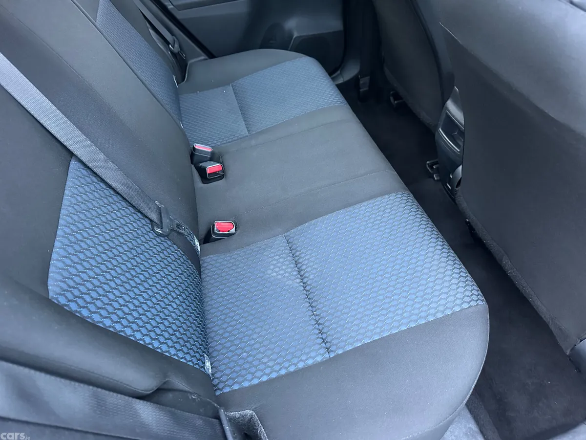 Toyota Auris Hatchback, Diesel, 2015, Grey