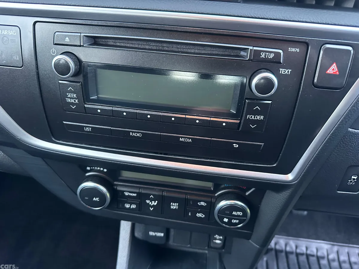 Toyota Auris Hatchback, Diesel, 2015, Grey