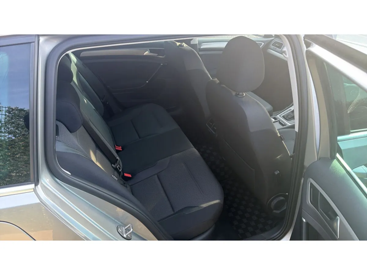 Volkswagen Golf Estate, Petrol, 2017, Silver