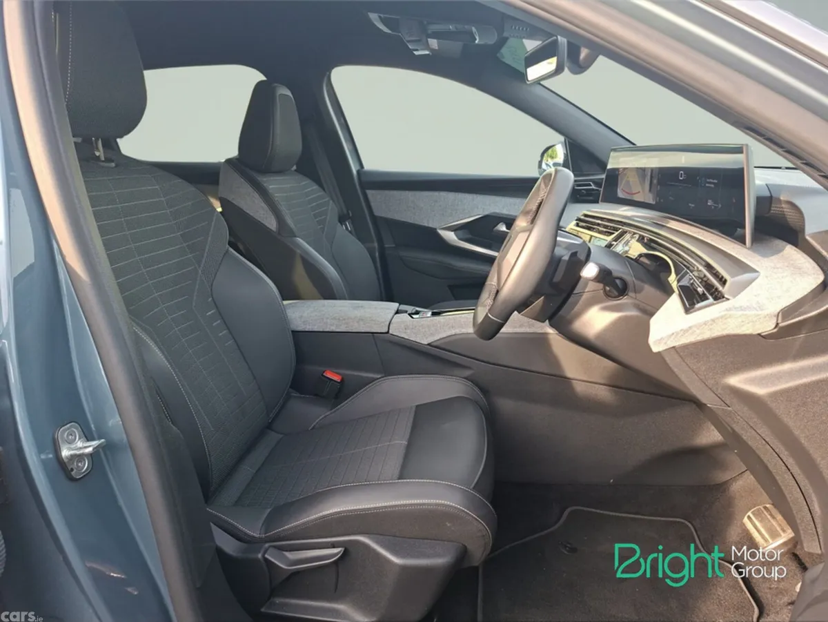 Peugeot 3008 MPV, Petrol Hybrid, 2025, Blue