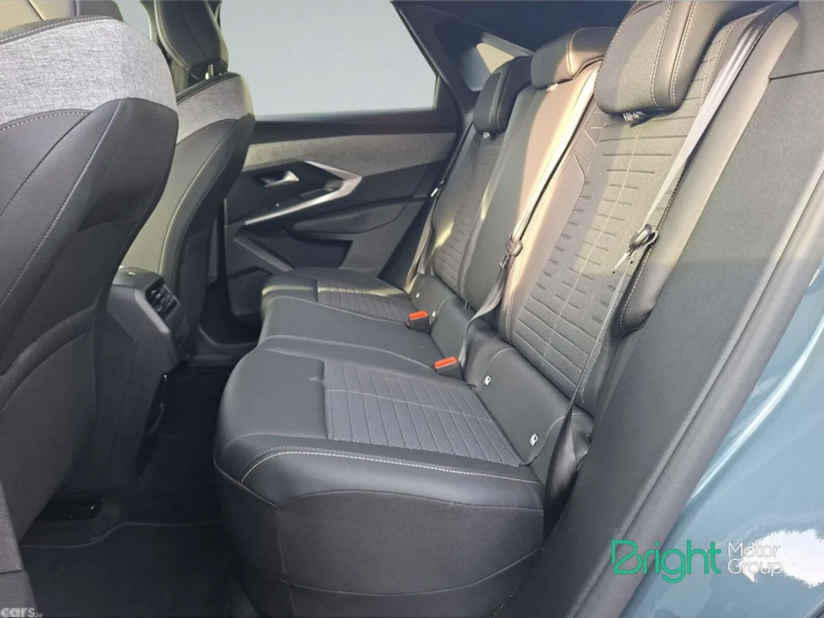 Peugeot 3008 MPV, Petrol Hybrid, 2025, Blue