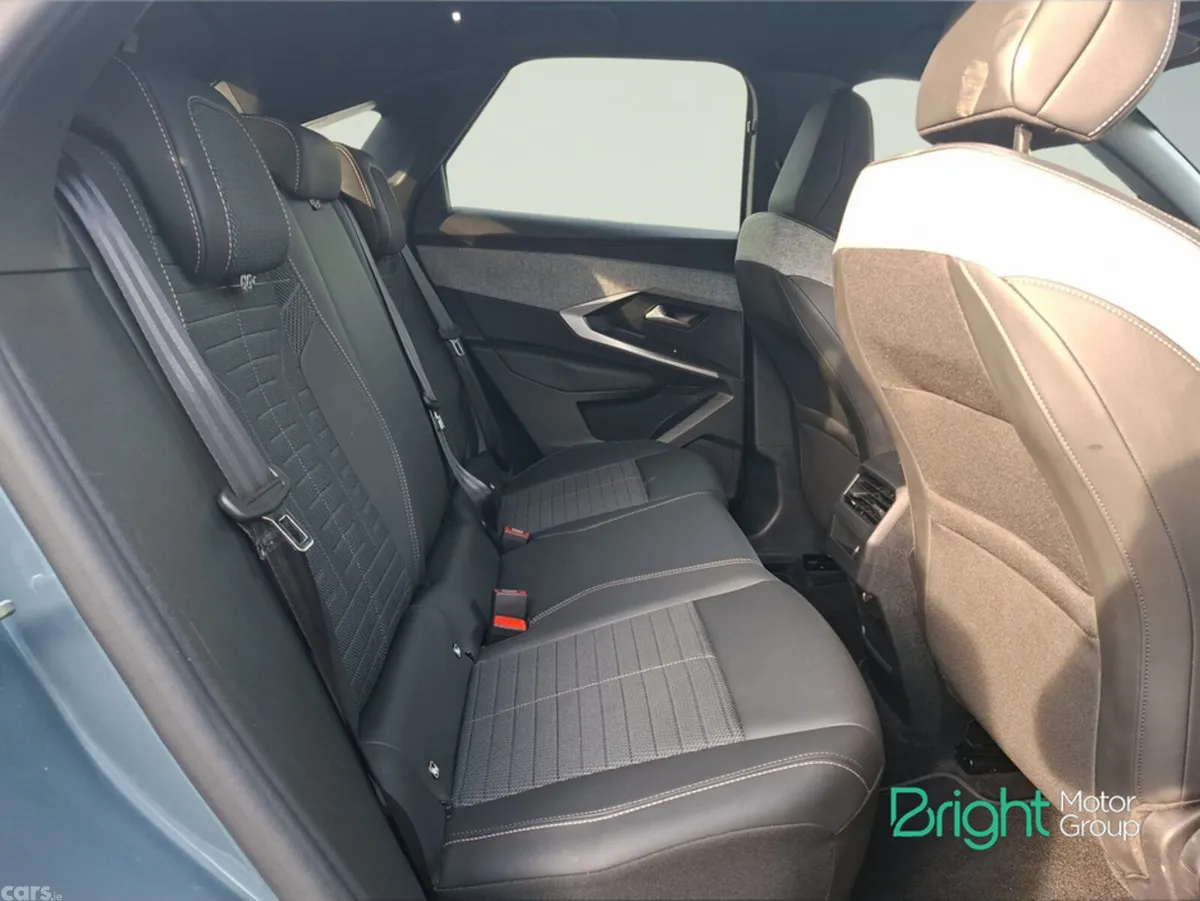 Peugeot 3008 MPV, Petrol Hybrid, 2025, Blue