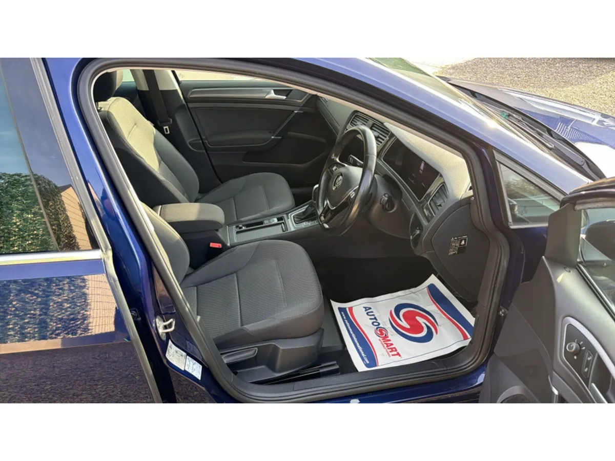 Volkswagen Golf Estate, Petrol, 2019, Blue