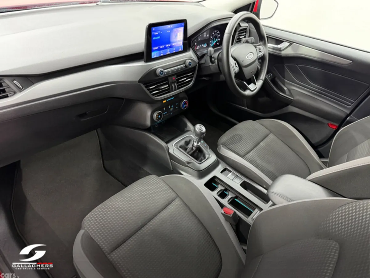 Ford Focus Hatchback, Diesel, 2022, Red