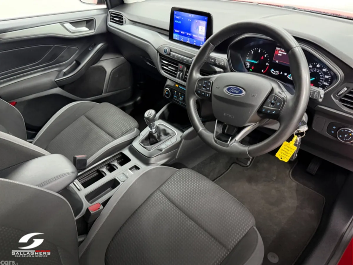 Ford Focus Hatchback, Diesel, 2022, Red