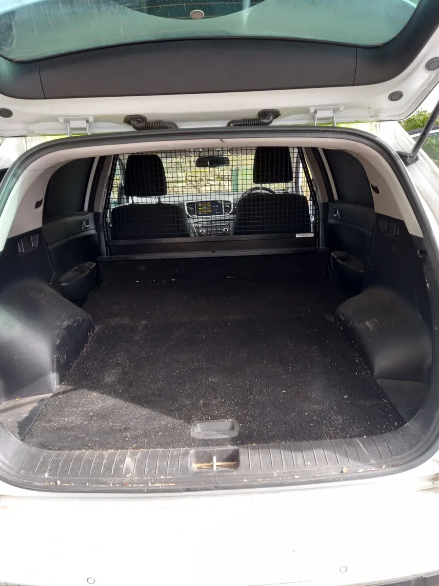 Kia Sportage SUV, Diesel Hybrid, 2021, White