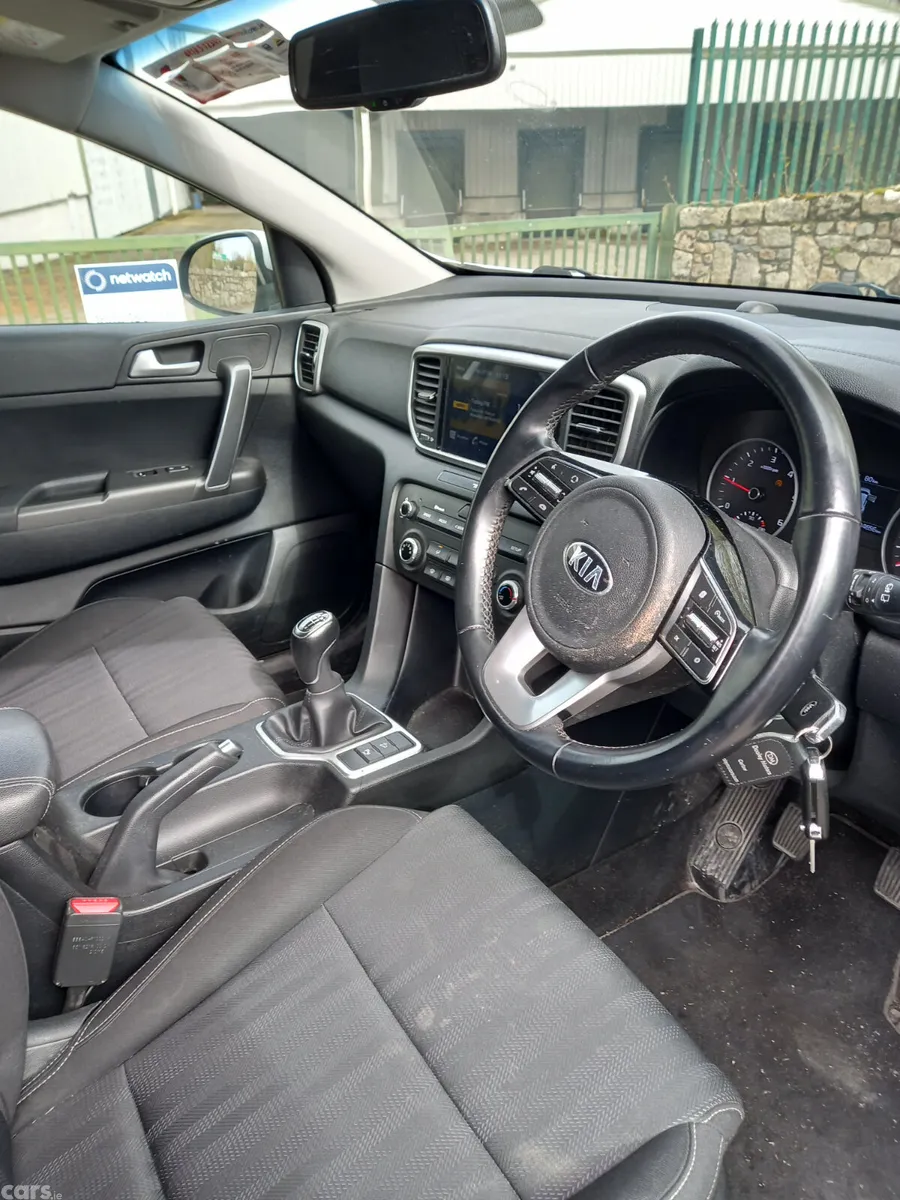Kia Sportage SUV, Diesel Hybrid, 2021, White