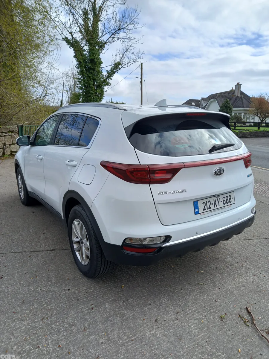 Kia Sportage SUV, Diesel Hybrid, 2021, White