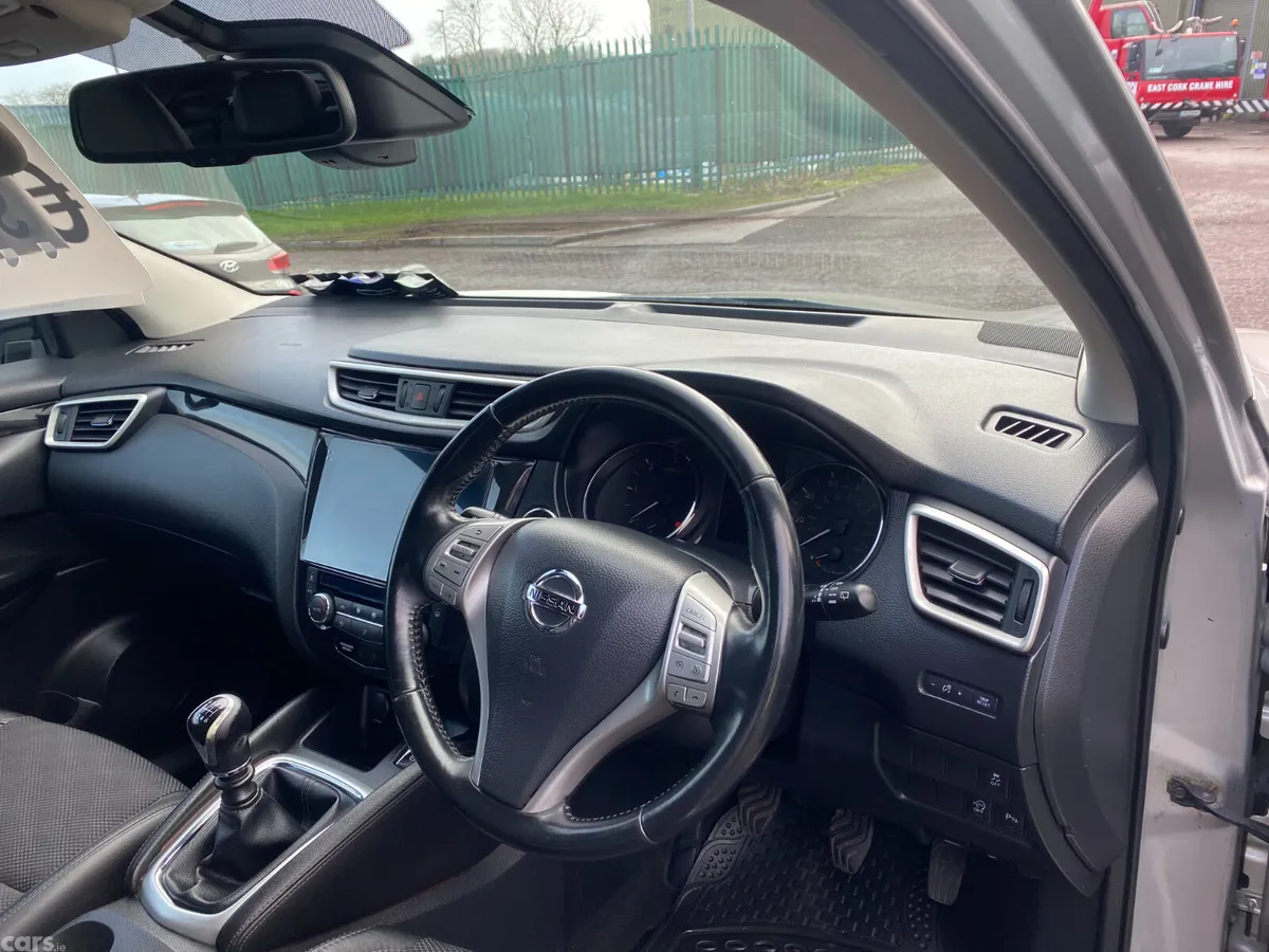 Nissan Qashqai Hatchback, Diesel, 2014, Silver
