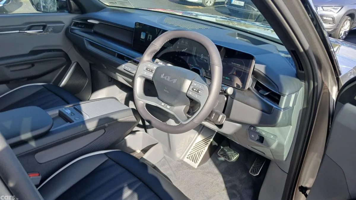 Kia EV9 SUV, Electric, 2026, Grey