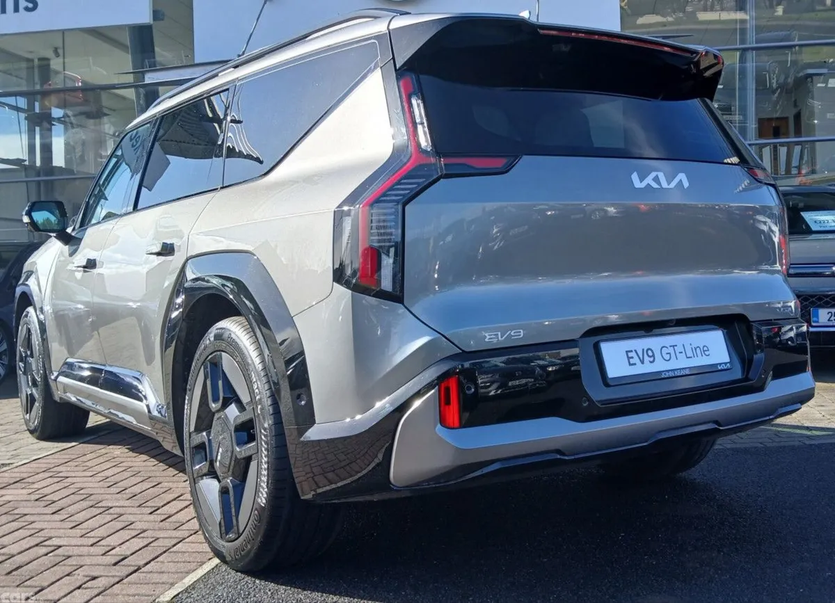 Kia EV9 SUV, Electric, 2026, Grey