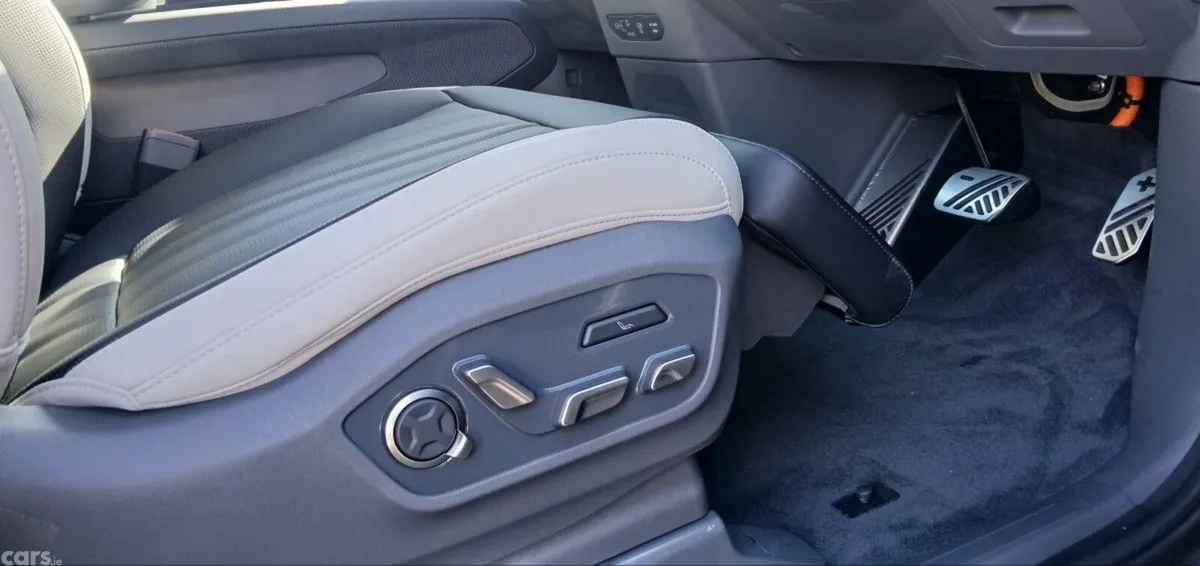 Kia EV9 SUV, Electric, 2026, Grey