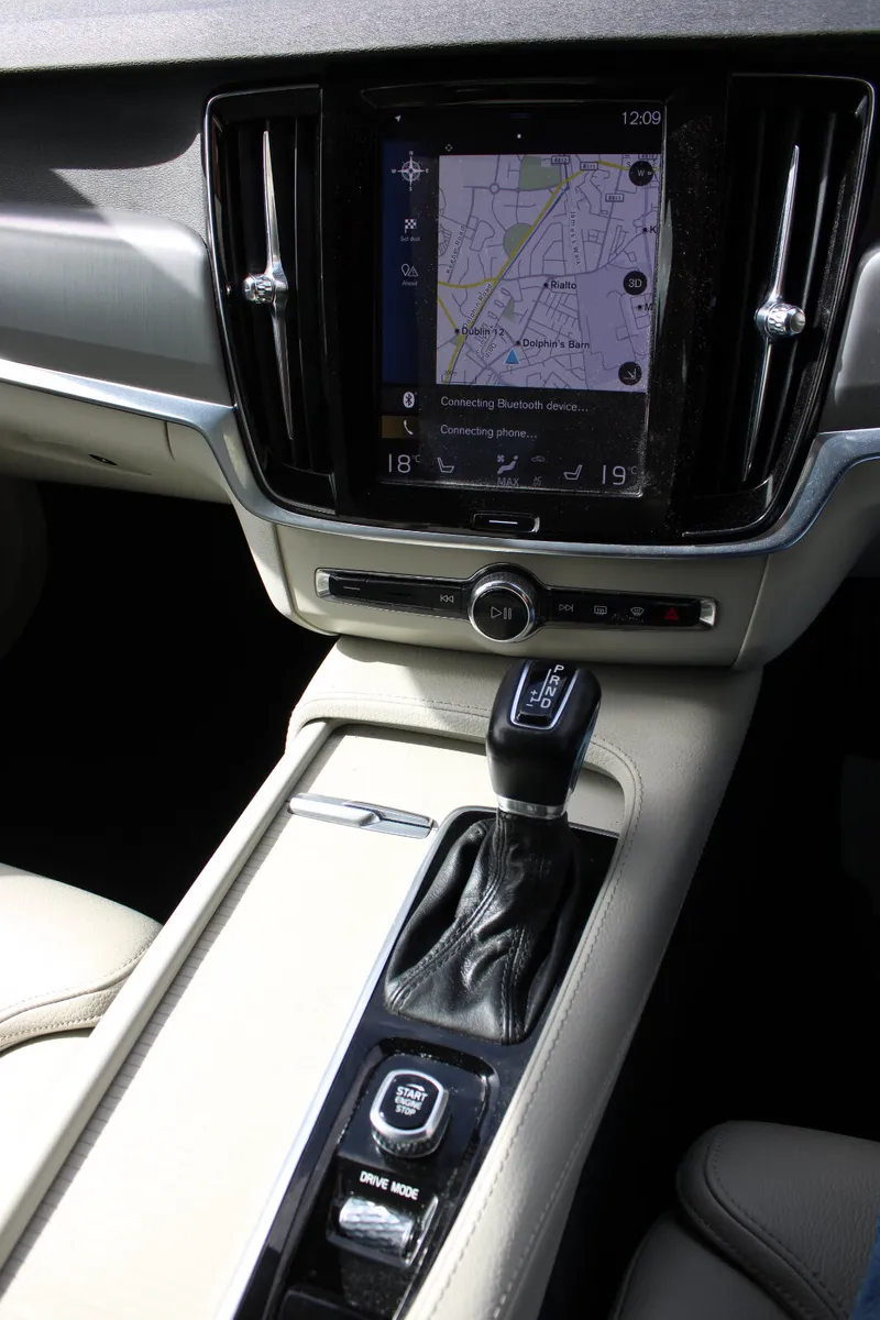 Volvo S90 Saloon, Diesel, 2020, Black