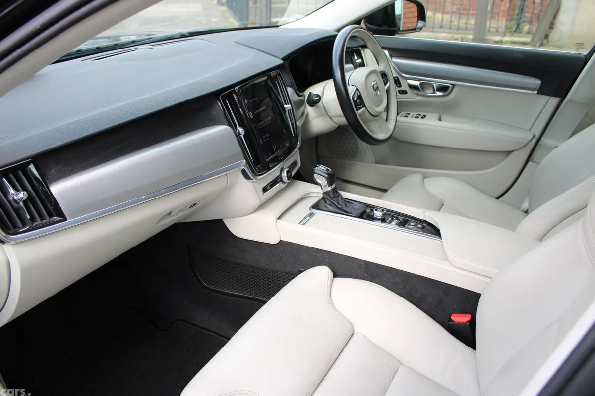 Volvo S90 Saloon, Diesel, 2020, Black