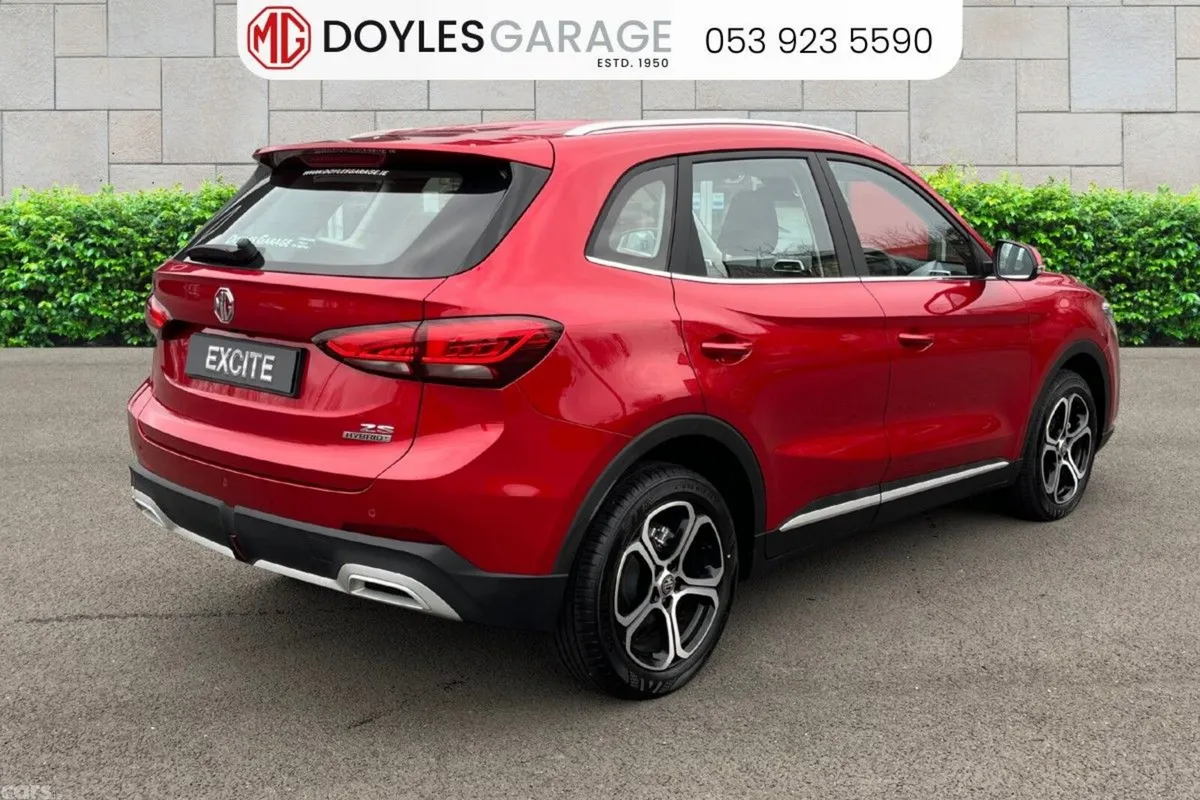 MG ZS SUV, Petrol Hybrid, 2027, Red