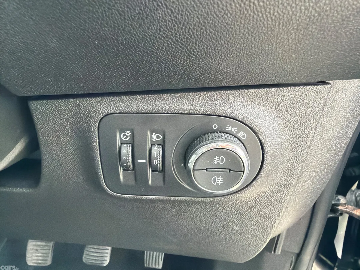 Opel Corsa Hatchback, Petrol, 2019, Black