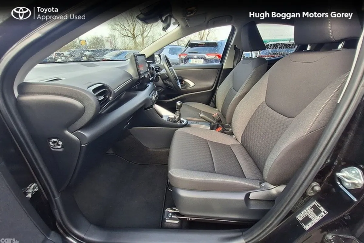 Toyota Yaris Hatchback, Petrol, 2024, Black